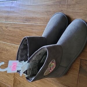 Childrens Place Girls Gray Faux Fur Lined w/Hearts on Side Boots-sz. 6